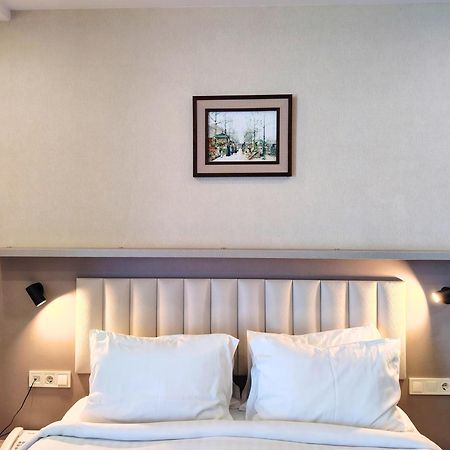Aphrodite Apartments バトゥーミ エクステリア 写真