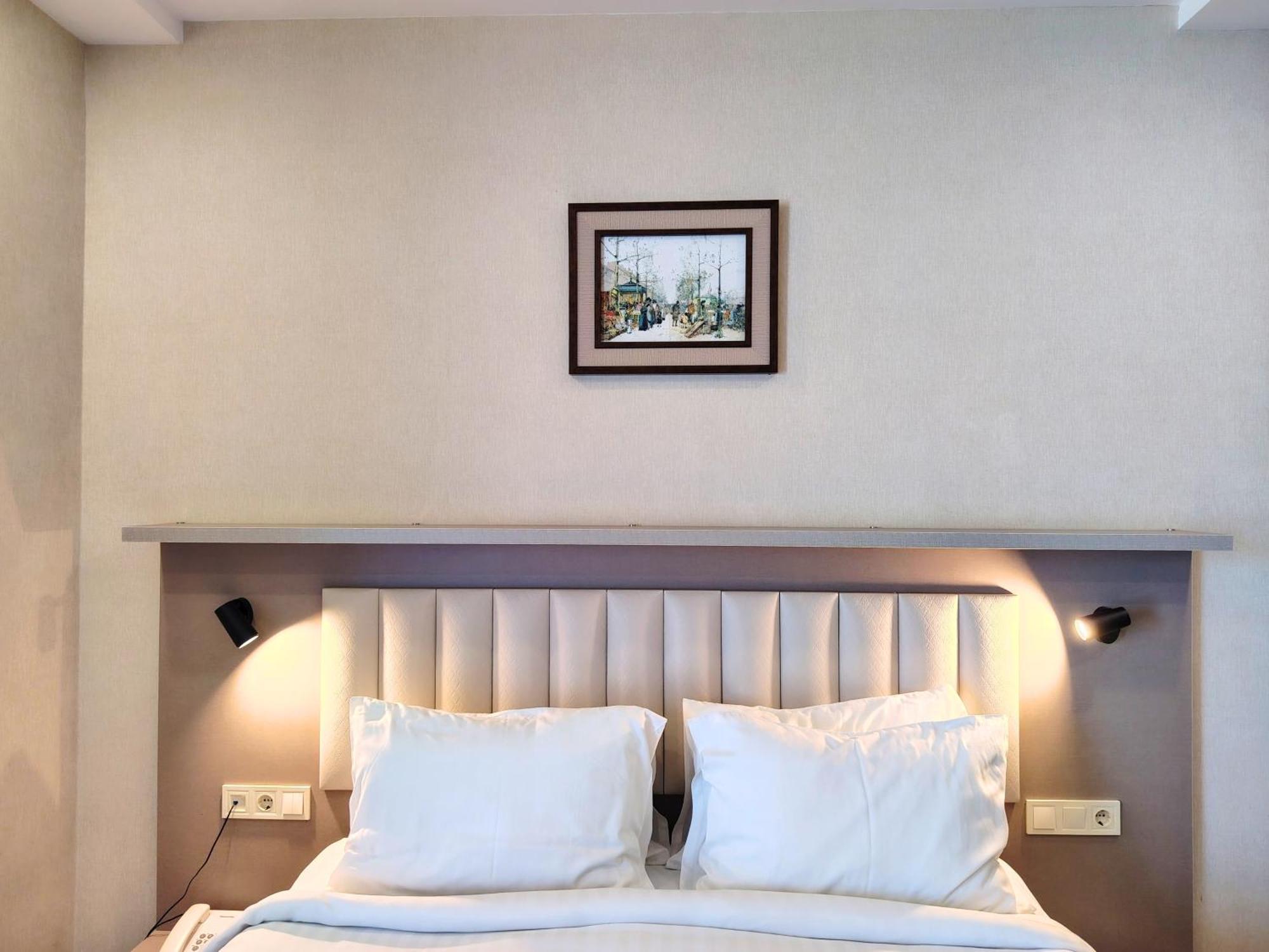 Aphrodite Apartments バトゥーミ エクステリア 写真